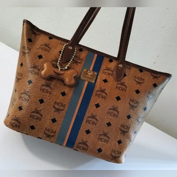 MCM Medium Liz Shopper Tote With MCM Bone Bag Charm - Picture 7 of 14